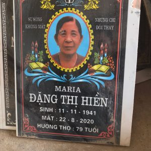 In ảnh bia mộ gốm sứ tại Thanh Hóa